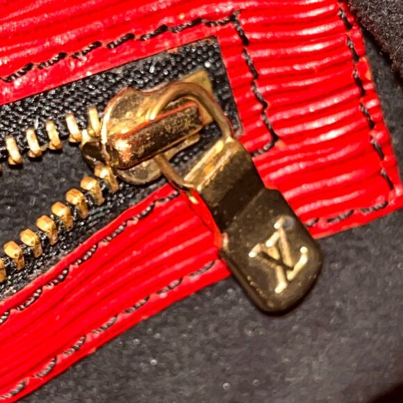 Louis Vuitton Epi Noe Red Bag - Picture 13 of 14